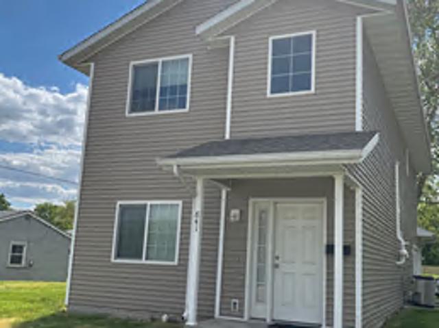 3 BR, 2.5 BA Apartment 831 Orchard St, Iowa City, IA 52240