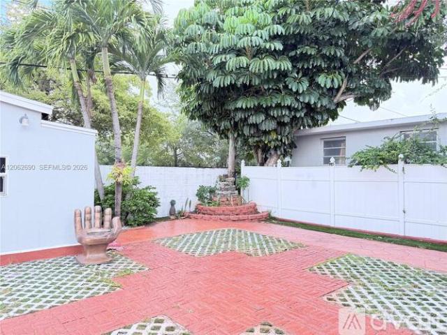 3 BR, 2.5 BA Apartment 8636 NW 35th Pl, Miami, FL 33147