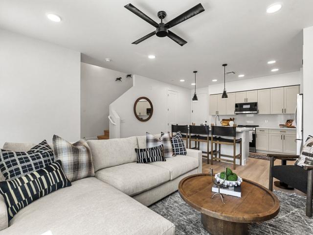 3 BR, 2.5 BA Apartment 885 North 157th Lane Unit 15701, Goodyear, AZ 85338