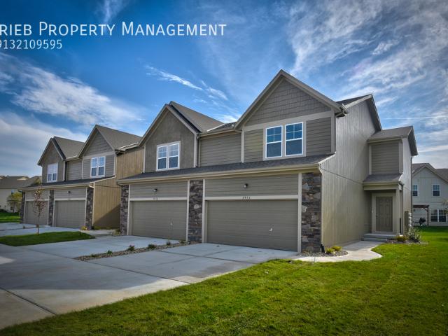 3 BR, 2.5 BA Apartment 8825 Inkster St Exterior Unit, Lenexa, KS 66227