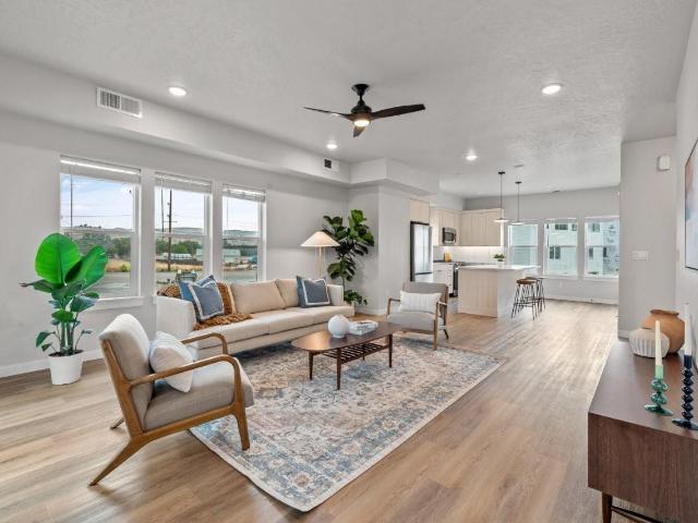 3 BR, 2.5 BA Apartment 8925 West State Street Unit 8903 26, Garden City, ID 83714