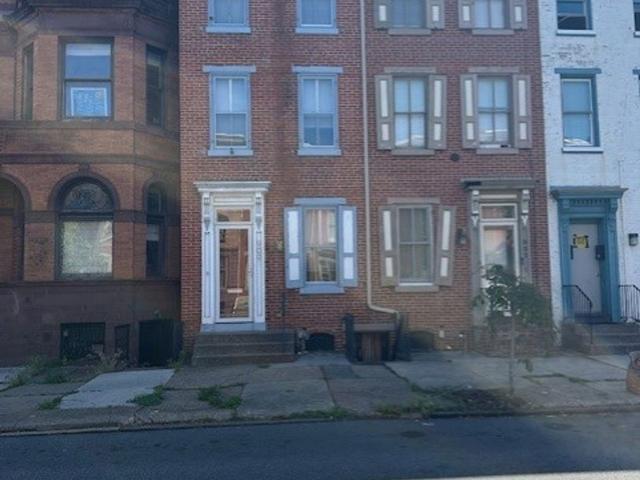3 BR, 2.5 BA Apartment 909 N 2nd St Harrisburg, PA 17102