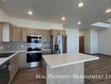 3 BR, 2.5 BA Apartment 9000 W Jerald Place, Sioux Falls, SD 57106