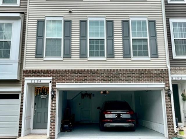 3 BR, 2.5 BA Apartment 9194 Wyche Knoll Lane, Unit Signal Hill Crossing Richmond Station, Manassas, VA 20110