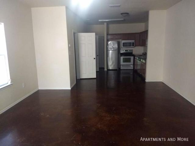 3 BR, 2.5 BA Apartment 921 Wood Rd, New Braunfels, TX 78130