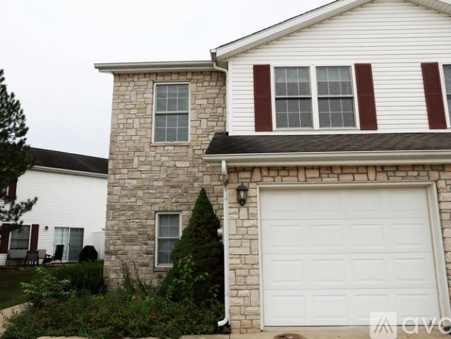 3 BR, 2.5 BA Apartment E Oaklawn Ct, Unit 2622, Bloomington, IN 47401