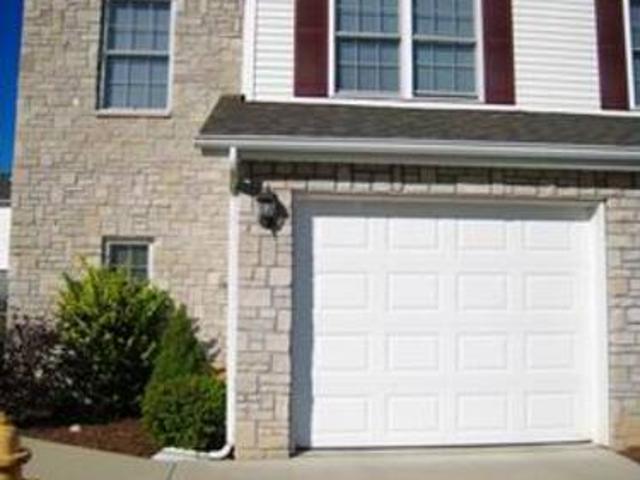 3 BR, 2.5 BA Apartment E Oaklawn Ct, Unit 2626, Bloomington, IN 47401