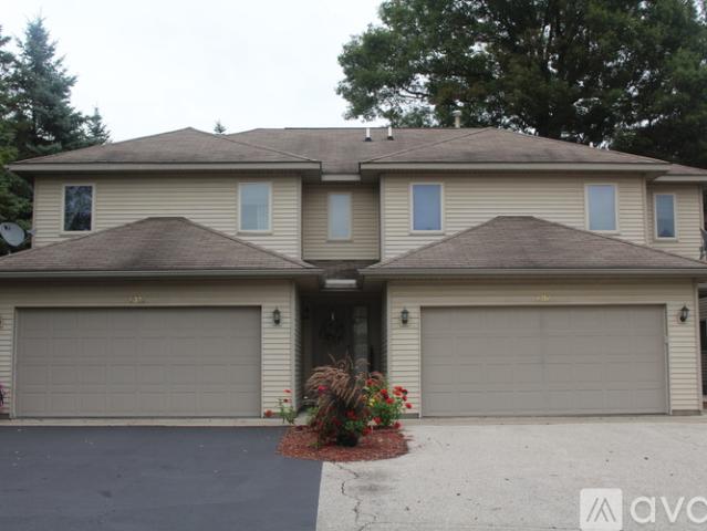 3 BR, 2.5 BA Apartment Loretta Lane, Unit 6218, Midland, MI 48640