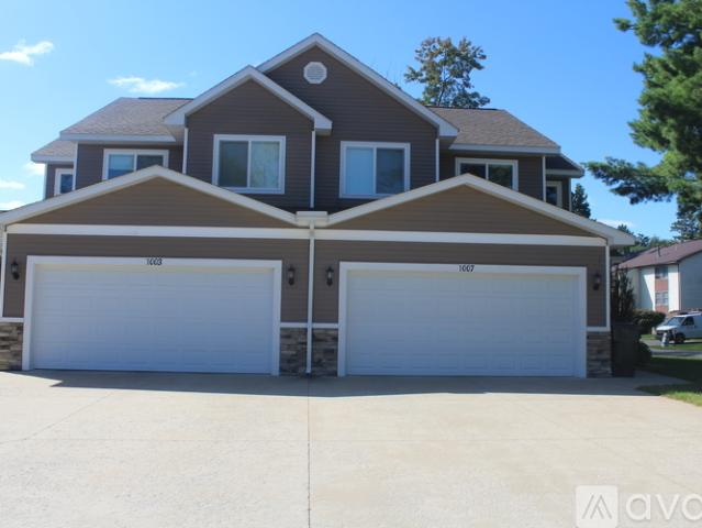 3 BR, 2.5 BA Apartment N Saginaw Rd, Unit 406, Midland, MI 48640