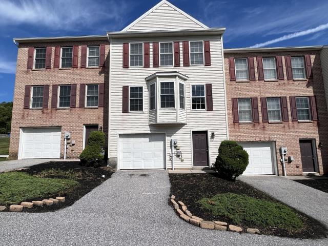 3 BR, 2.5 BA Apartment Tate Way, York, PA 17402