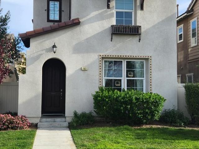 3 BR, 2.5 BA Apartment The Collection, Oxnard, CA 93036