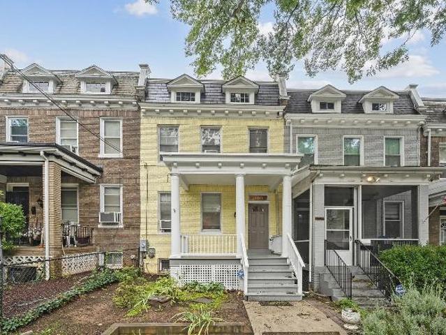 3 Br, 2 bath, Townhouse/Brownstone/RowHouse 310 Taylor St NW