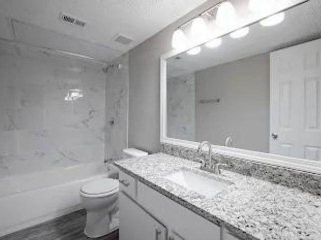 3 Br, 2 bath, Apartment 3203 West Walnut Hill Lane