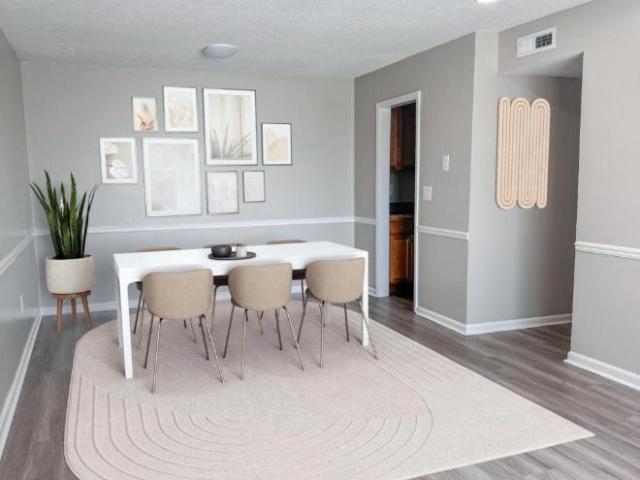 3 Br, 2 bath, Apartment 411 Virginia Ave N