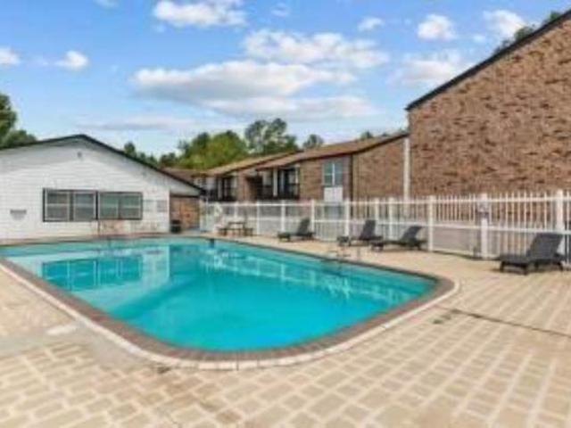 3 Br, 2 bath, Apartment 605 Cain Ridge Rd