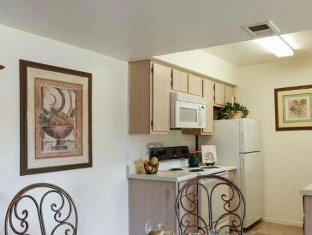 3 Br, 2 bath, Apartment 800 W Forest Meadows St