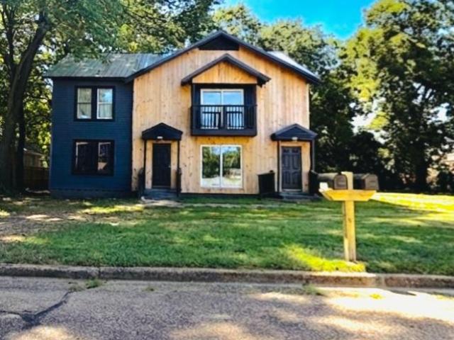 3 Br, 2 bath, Condo 2319 Walnut St