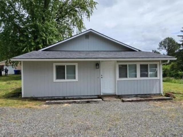 3 Br, 2 bath, Single Family 150 Ne 4th Ave