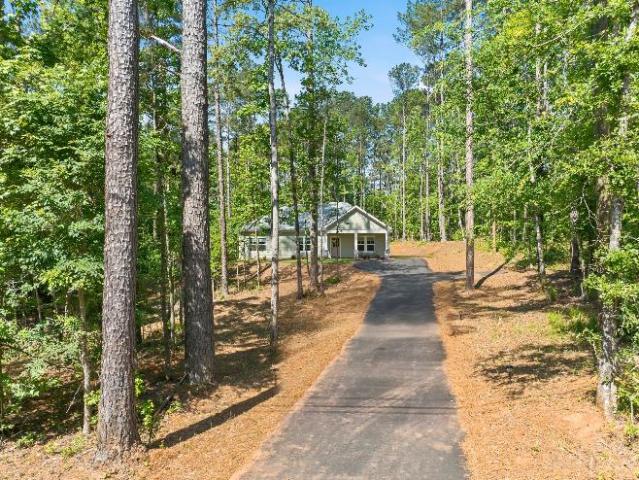 3 Br, 2 bath, Single Family 183 Crooked Creek Bay Rd