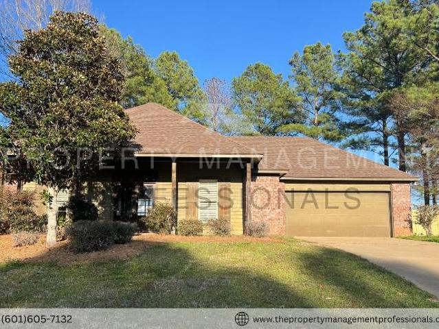 3 Br, 2 bath, Single Family 116 Cedar Green Dr