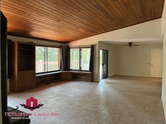 3 Br, 2 bath, Single Family 11957 Tammy Way