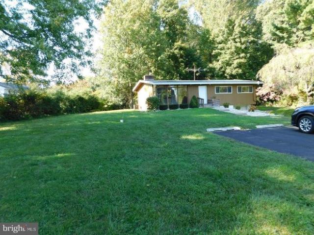 3 Br, 2 bath, Single Family 1242 S Governor&apos s Ave