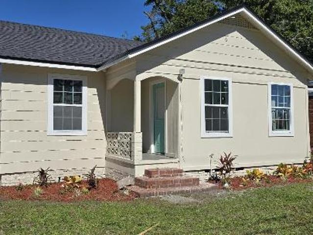 3 Br, 2 bath, Single Family 1335 W 9th St