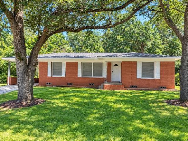 3 Br, 2 bath, Single Family 2104 Clay St