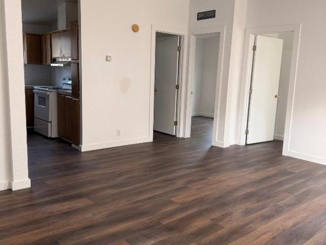 3 Br, 2 bath, Single Family 2150 Marion Street South