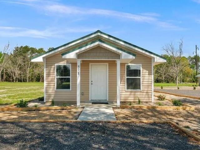 3 Br, 2 bath, Single Family 389 Cherokee Avenue