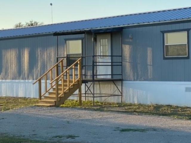 3 Br, 2 bath, Single Family 330 Live Oak Rd