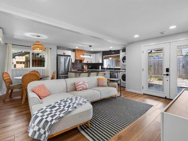 3 Br, 1 bath, Single Family 338 Kalama St