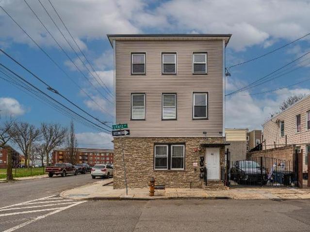 3 Br, 2 bath, Single Family 55 Lentz Avenue