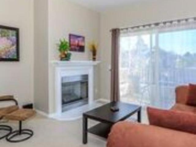 3 Br, 2 bath, Single Family 565 Lands End Way