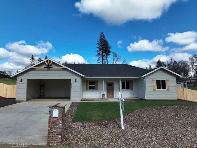 3 Br, 2 bath, Single Family 5980 Crestmoor Dr
