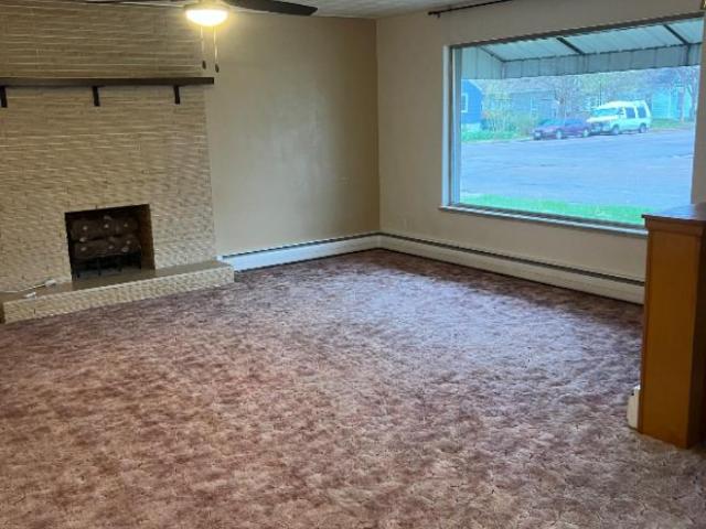 3 Br, 2 bath, Single Family 502 S 5th Ave
