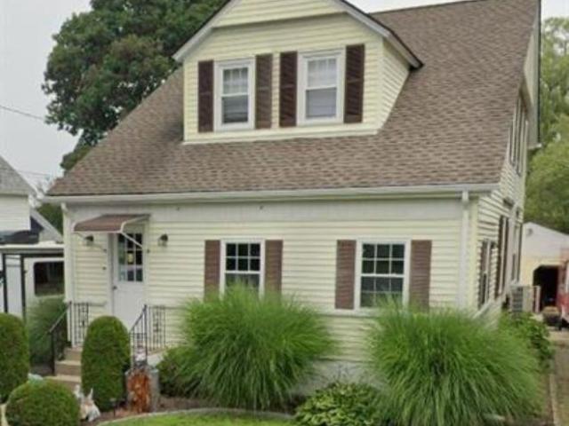 3 Br, 2 bath, Single Family 72 Sayles Avenue