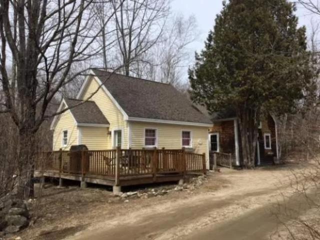 3 Br, 2 bath, Single Family 738 North Line Road