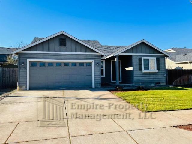 3 Br, 2 bath, Single Family 87774 8th St