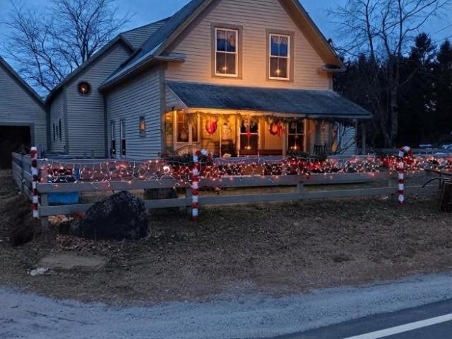 3 Br, 2 bath, Single Family 984 Quincy Rd