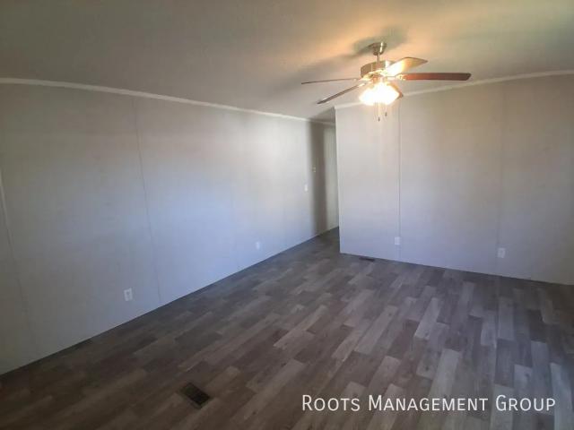 3 BR, 2 BA Apartment B6 Meadows Ct, Alliance, NE 69301