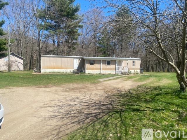3 BR, 2 BA Apartment 03681 68th Street, South Haven, MI 49090