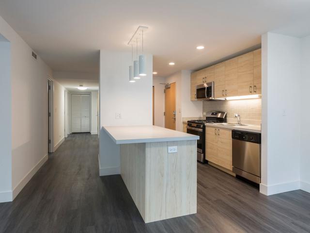 3 BR, 2 BA Apartment 1400 East 57th Street Unit 502, Chicago, IL 60637