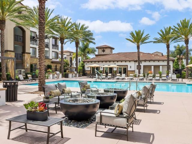 3 BR, 2 BA Apartment 1401 N Melrose Dr Unit 03 311, Vista, CA 92083