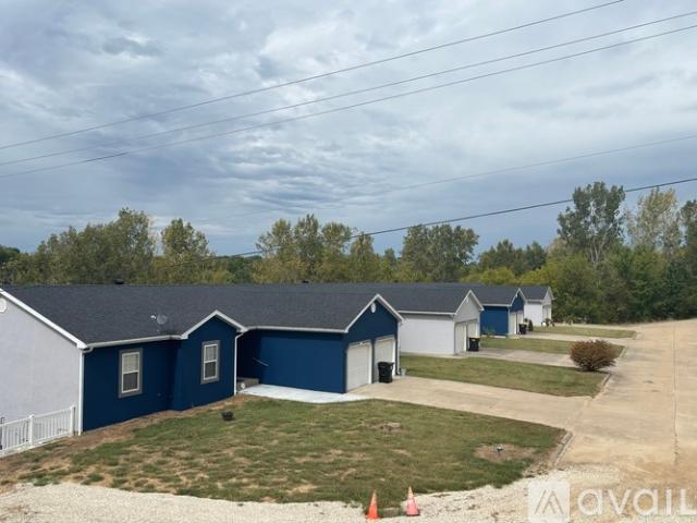 3 BR, 2 BA Apartment 1406 Windcrest Ct, Unit n/a, Holts Summit, MO 65043
