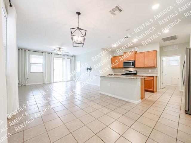 3 BR, 2 BA Apartment 14151 W Georgia Dr, Surprise, AZ 85379