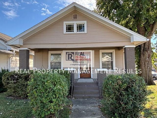 3 BR, 2 BA Apartment 1415 E. Walnut St Evansville, IN 47714