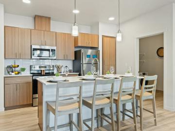 3 BR, 2 BA Apartment 1441 Northeast 136th Avenue Unit 275, Vancouver, WA 98687