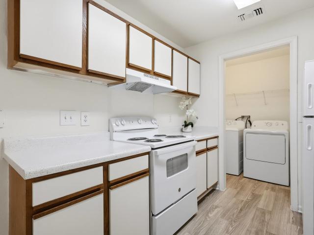 3 BR, 2 BA Apartment 14701 Deming Dr Unit 14773203, Gainesville, VA 20155