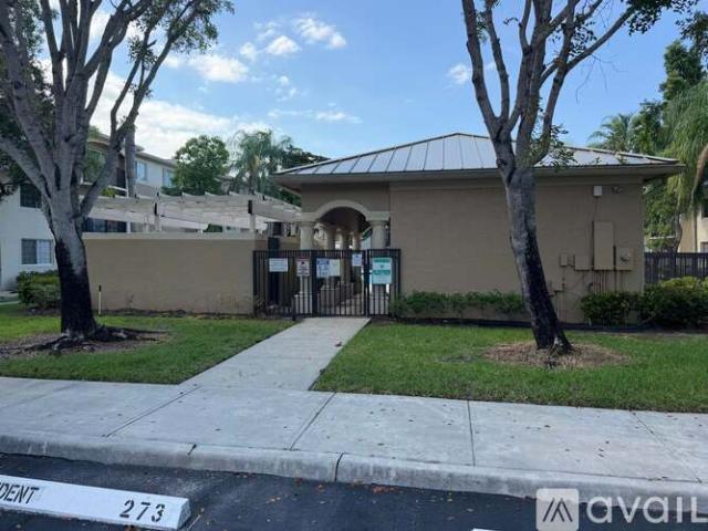 3 BR, 2 BA Apartment 1500 Crestwood Ct S, Unit 1503, Royal Palm Beach, FL 33411
